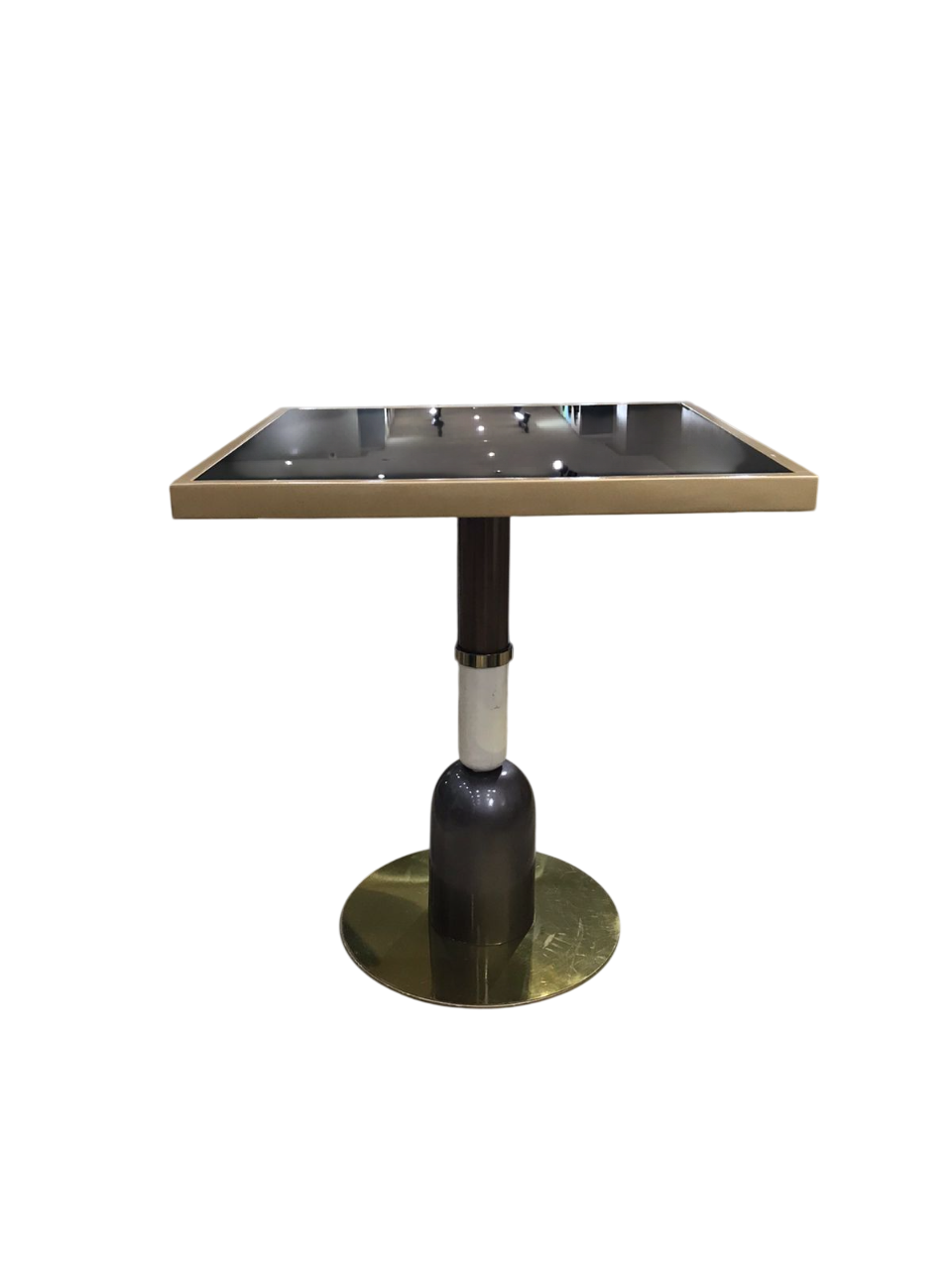 TABLE 9-Photoroom TABLE AURÉA – Image 1